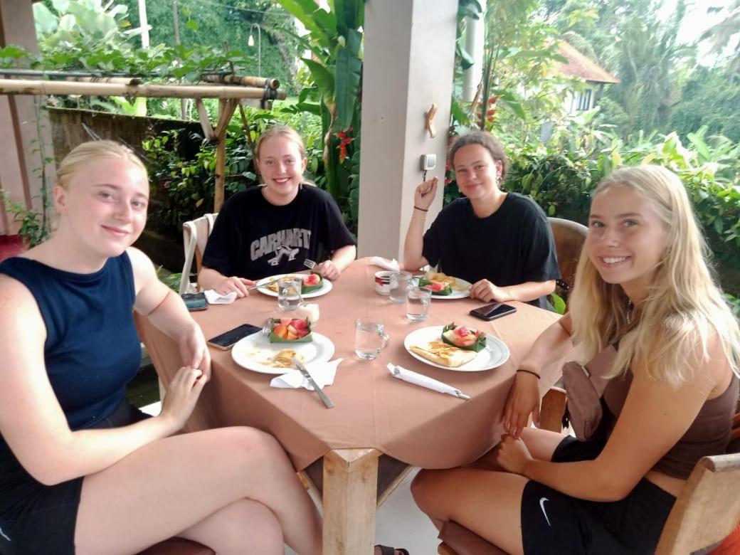 Ayu Bisma Homestay Ubud Esterno foto